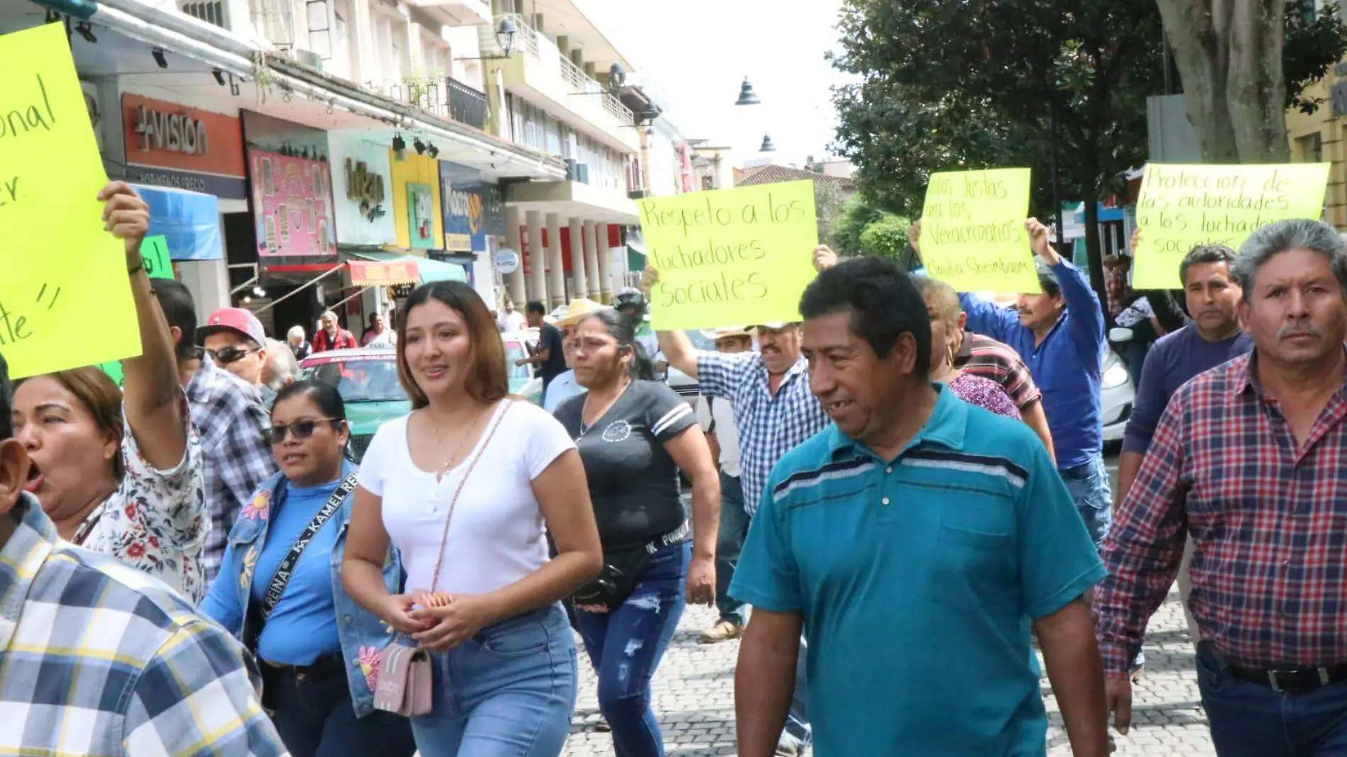 Protestan en Xalapa por la desaparición de "El Potro", líder de resistencia civil contra cobro de energía eléctrica